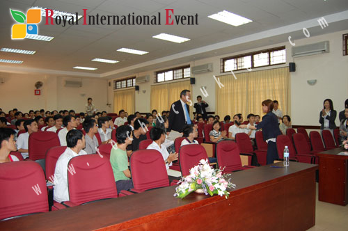 Tổ chức sự kiện cho tập đoàn N.E.C Soft Nhật Bản tại Đại học Bách Khoa Tp.HCM 7
