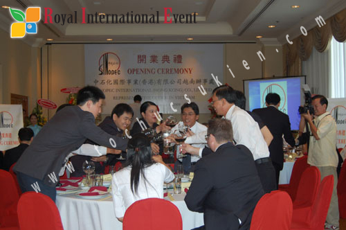 Tổ chức sự kiện Lễ khai trương VP đại  diện tại VN Công ty CP Dầu khí hóa chất Trung Quốc - Khách sạn Caravelle 15
